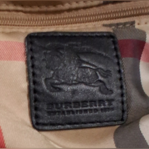 EUC Burberry Buckleigh Tan Nova Plaid & Navy Nylon Reversible Tote Purse Bag - Picture 13 of 15